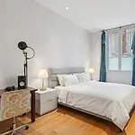 3 Bedroom Champs De Mars Eiffel Tour View